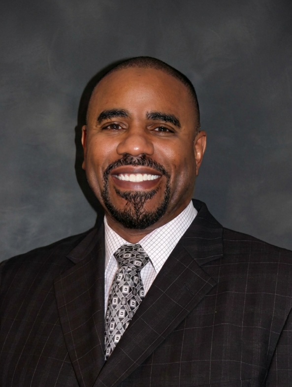 StratiHealth consultant available to discuss your organization's needs